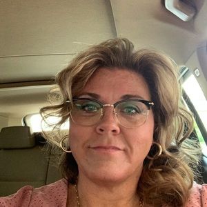 Meet your Posher, Iris